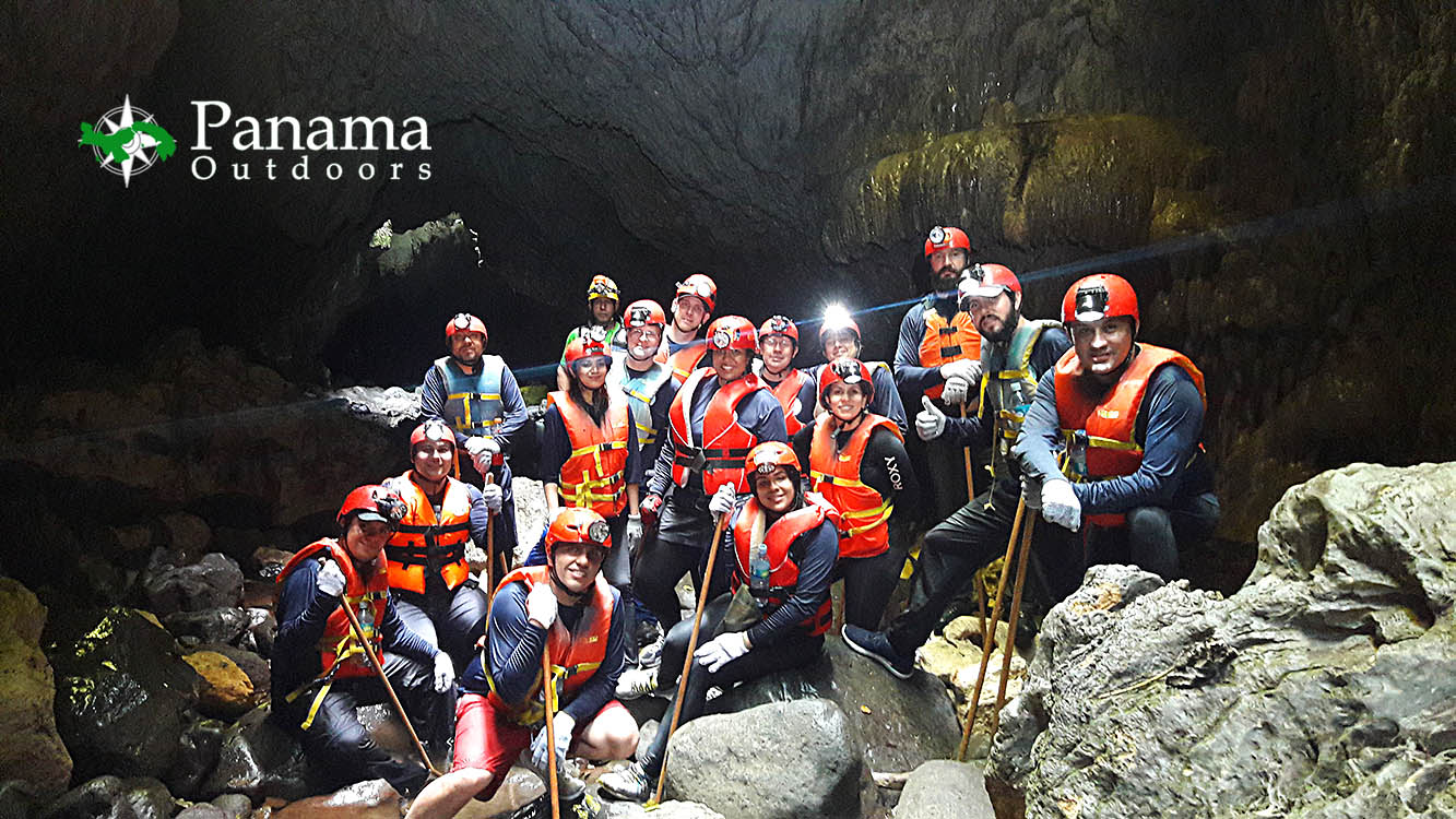 Cuevas del lago Bayano